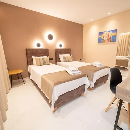 Naturalia Grey Luxury - Private Pool - Sleeps 8 *