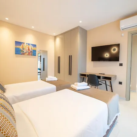 Villa Naturalia Grey Luxury - Private Pool - Sleeps 8