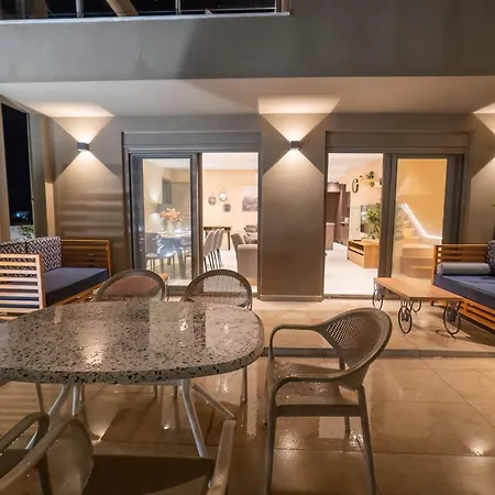 Naturalia Grey Luxury - Private Pool - Sleeps 8 Villa *
