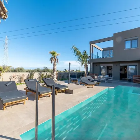 Naturalia Grey Luxury - Private Pool - Sleeps 8 *