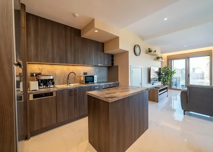 Villa Naturalia Grey Luxury - Private Pool - Sleeps 8 *