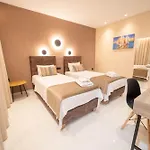 Naturalia Grey Luxury - Private Pool - Sleeps 8 *