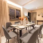Naturalia Grey Luxury - Private Pool - Sleeps 8 *