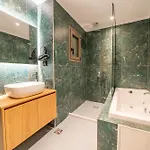 Naturalia Grey Luxury - Private Pool - Sleeps 8 *