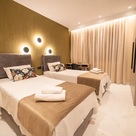 Naturalia Grey Luxury - Private Pool - Sleeps 8 Вилла *