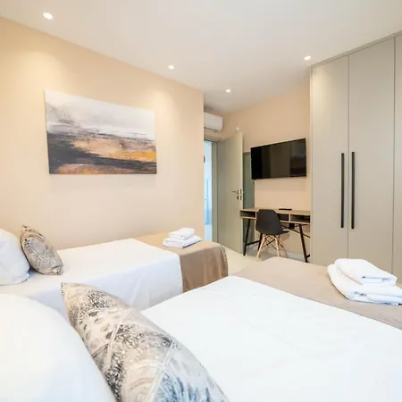 Naturalia Grey Luxury - Private Pool - Sleeps 8 Херсониссос