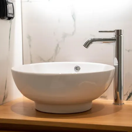 Naturalia Grey Luxury - Private Pool - Sleeps 8 Villa