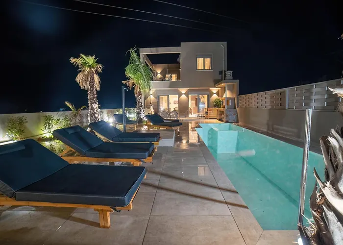 Naturalia Grey Luxury - Private Pool - Sleeps 8 Villa