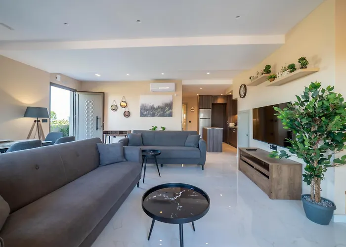 Vila Naturalia Grey Luxury - Private Pool - Sleeps 8