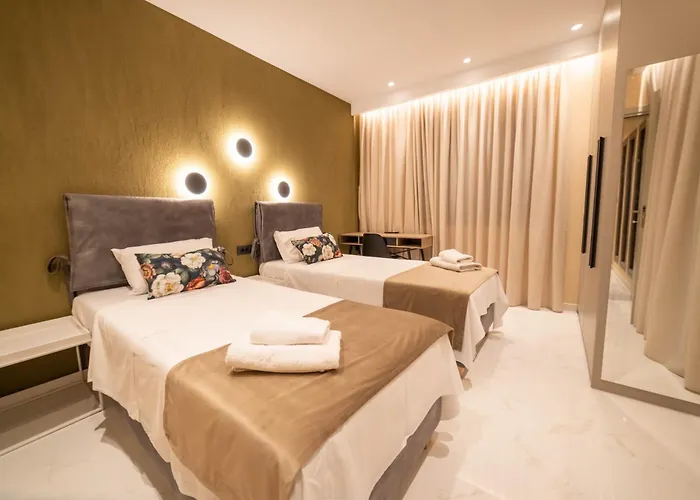 Naturalia Grey Luxury - Private Pool - Sleeps 8 Villa *